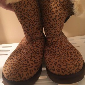 Ugg Cheetah short boot.  Size 10.  Like new condition